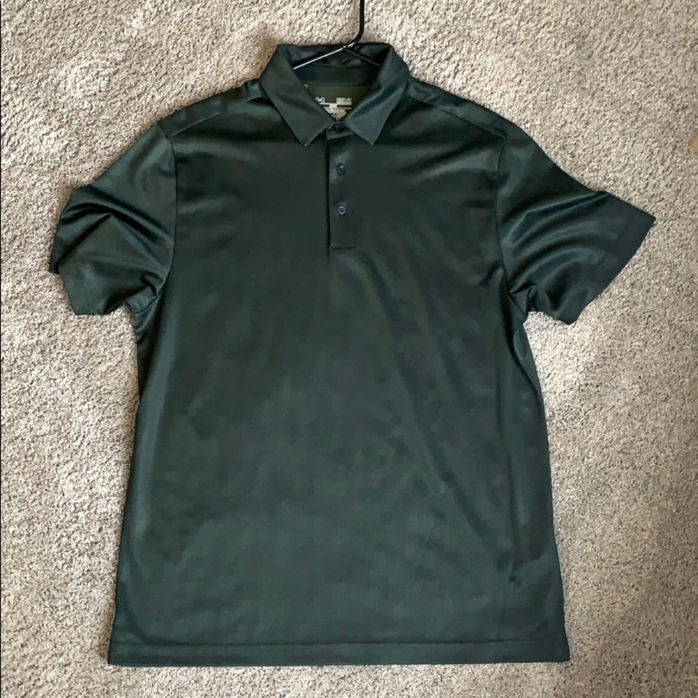 Under Armour men’s golf shirt